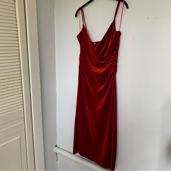 ZARA RED VELVET BODYCON DRESS NWT - Picture 6 of 13